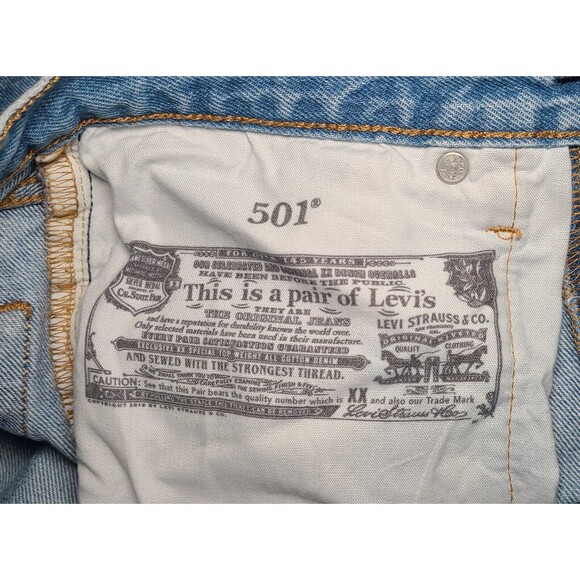 Levi's 501 Cropped Jean Athens Break Distressed Women's Size 26X26 100% Cotton - Picture 10 of 11